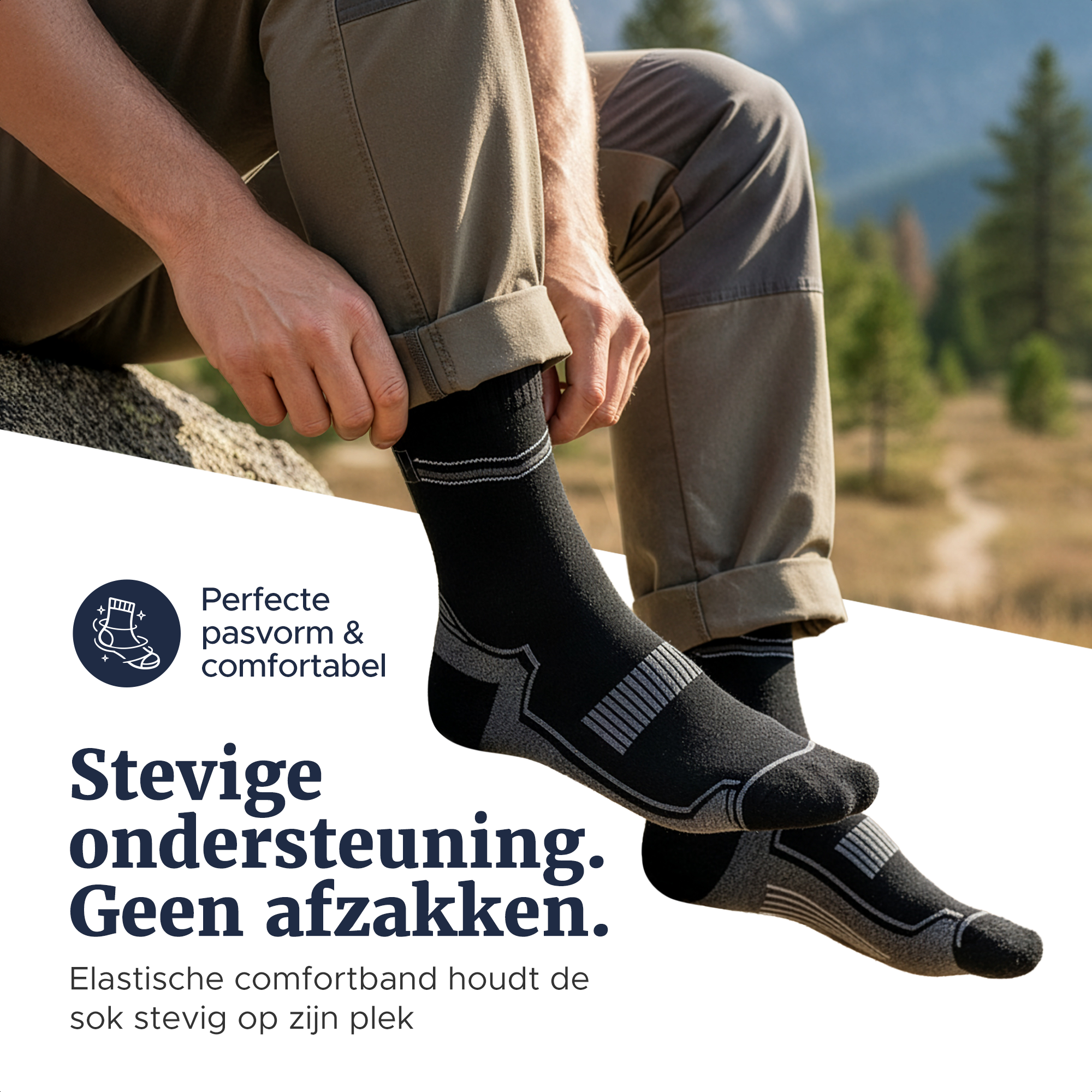 Wandelaar trekt zijn wandelsok recht, met elastische comfortband tegen afzakken